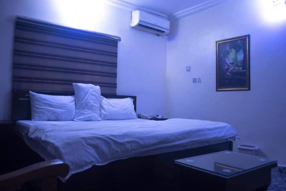 Kay Luxury Suites Uyo Eksteriør bilde
