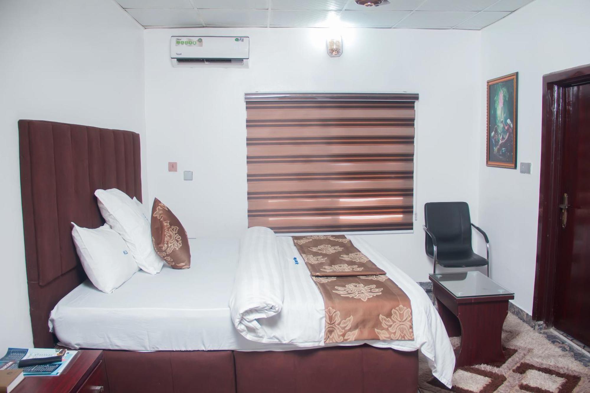 Kay Luxury Suites Uyo Eksteriør bilde